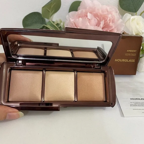 Hourglass Ambient Lighting Palette - DIM LIGHT-INCANDESCENT LIGHT-RADIANT LIGHT - Picture 3 of 9